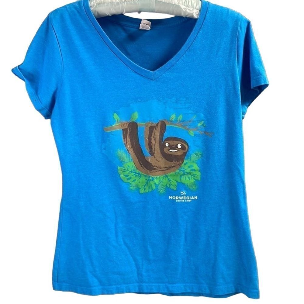 District Ladies Animal Sloth Tshirt Norwegian Cruise Line Size Medium Blue